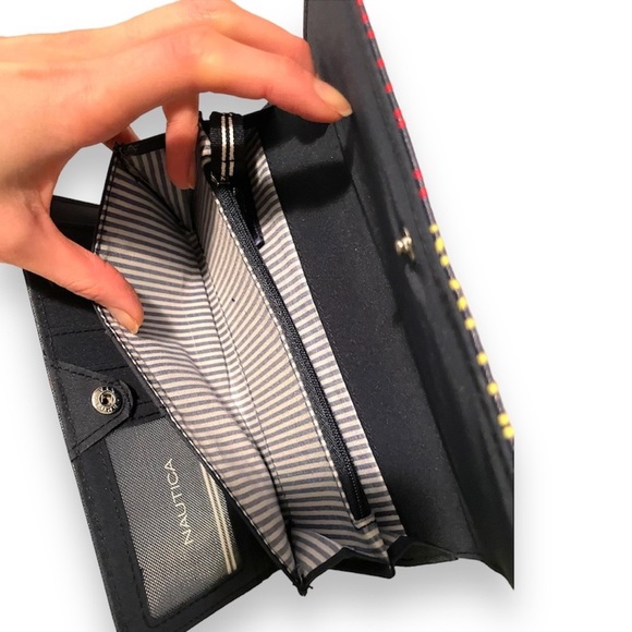 Nautica Navy White Red Yellow Money Manager Wallet - Picture 3 of 7